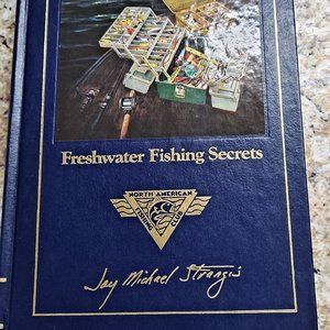 Preowned Freshwater Fishing Secrets ( North American Fishing Club ) 354 pages